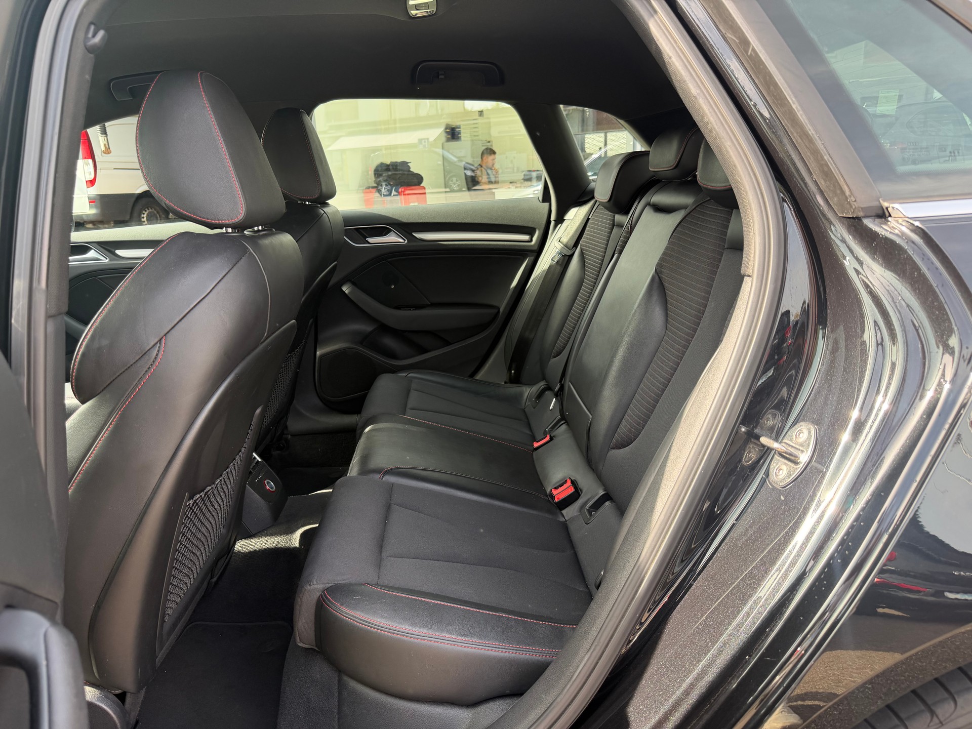 AUDI S3 Sportback 2.0 TFSI quattro-image-8