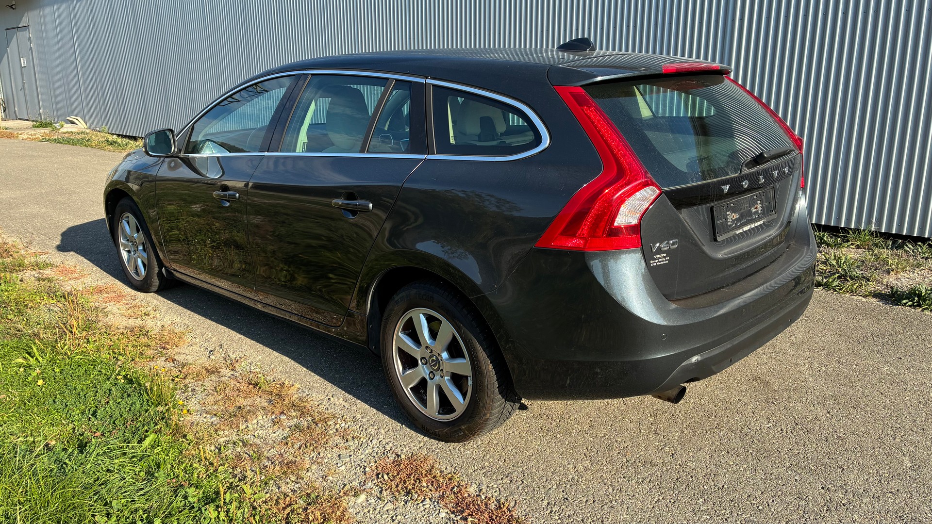 VOLVO V60 T4 Momentum Powershift-image-4