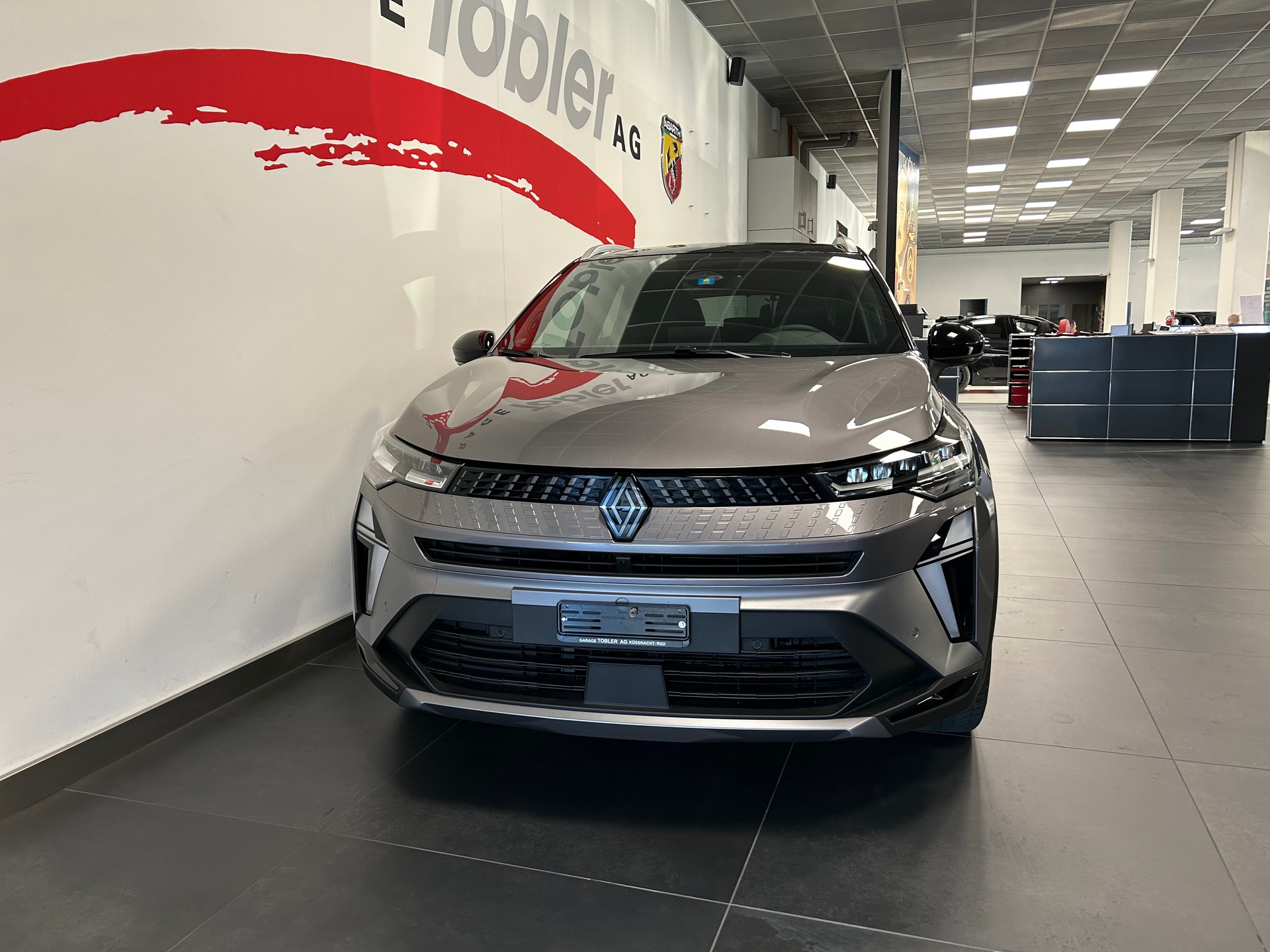 RENAULT Captur 1.6 E-Tech 145 Esprit Alpine DHT-showroom-element-3