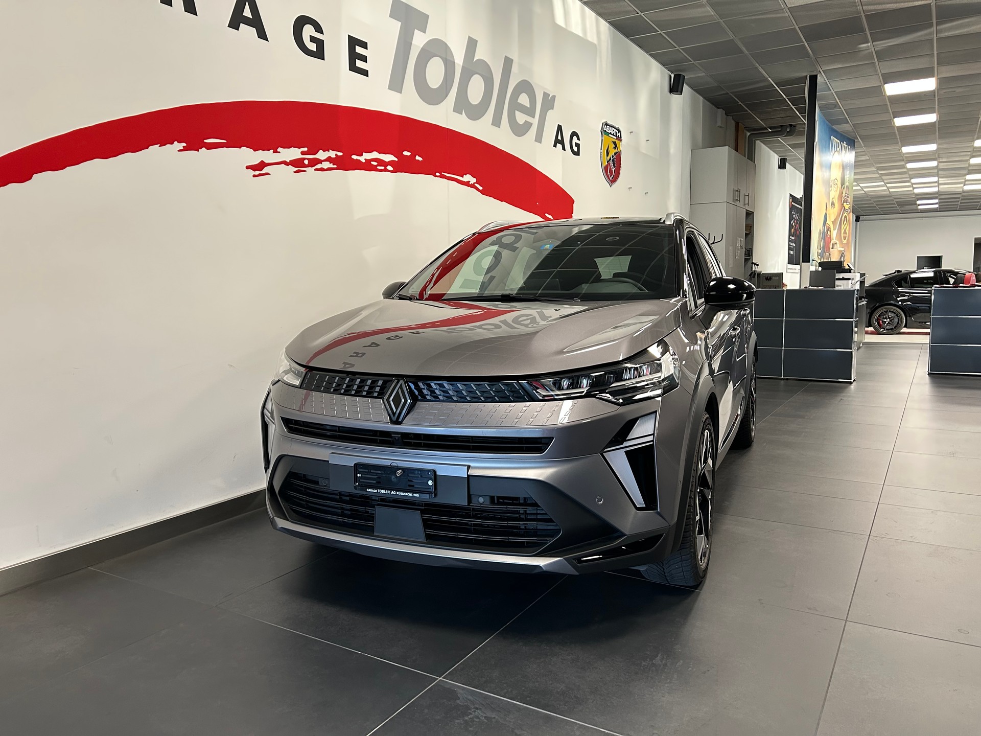 RENAULT Captur 1.6 E-Tech 145 Esprit Alpine DHT-showroom-element-2