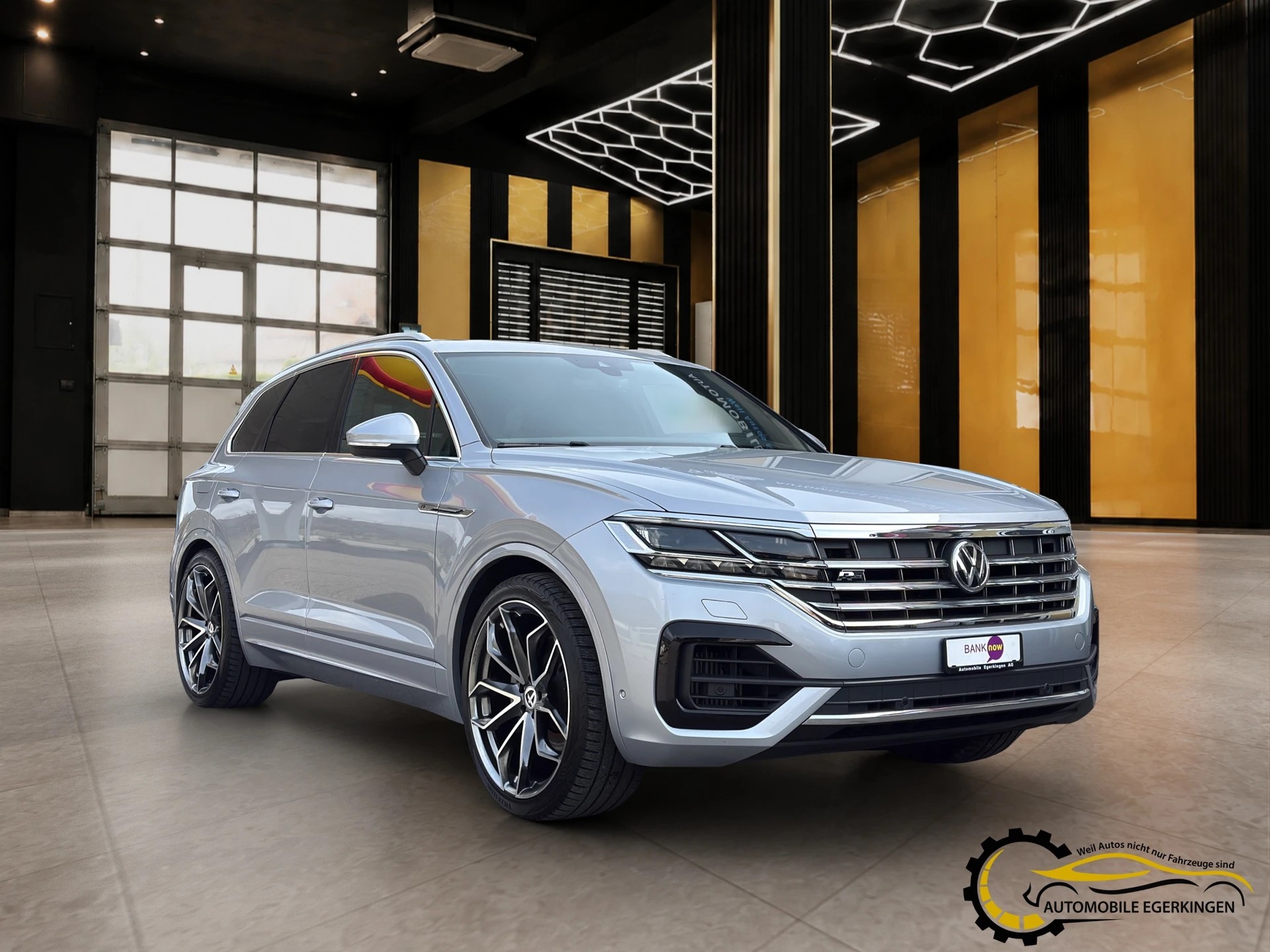 VW Touareg 3.0 V6 TSI R-Line-showroom-element-2