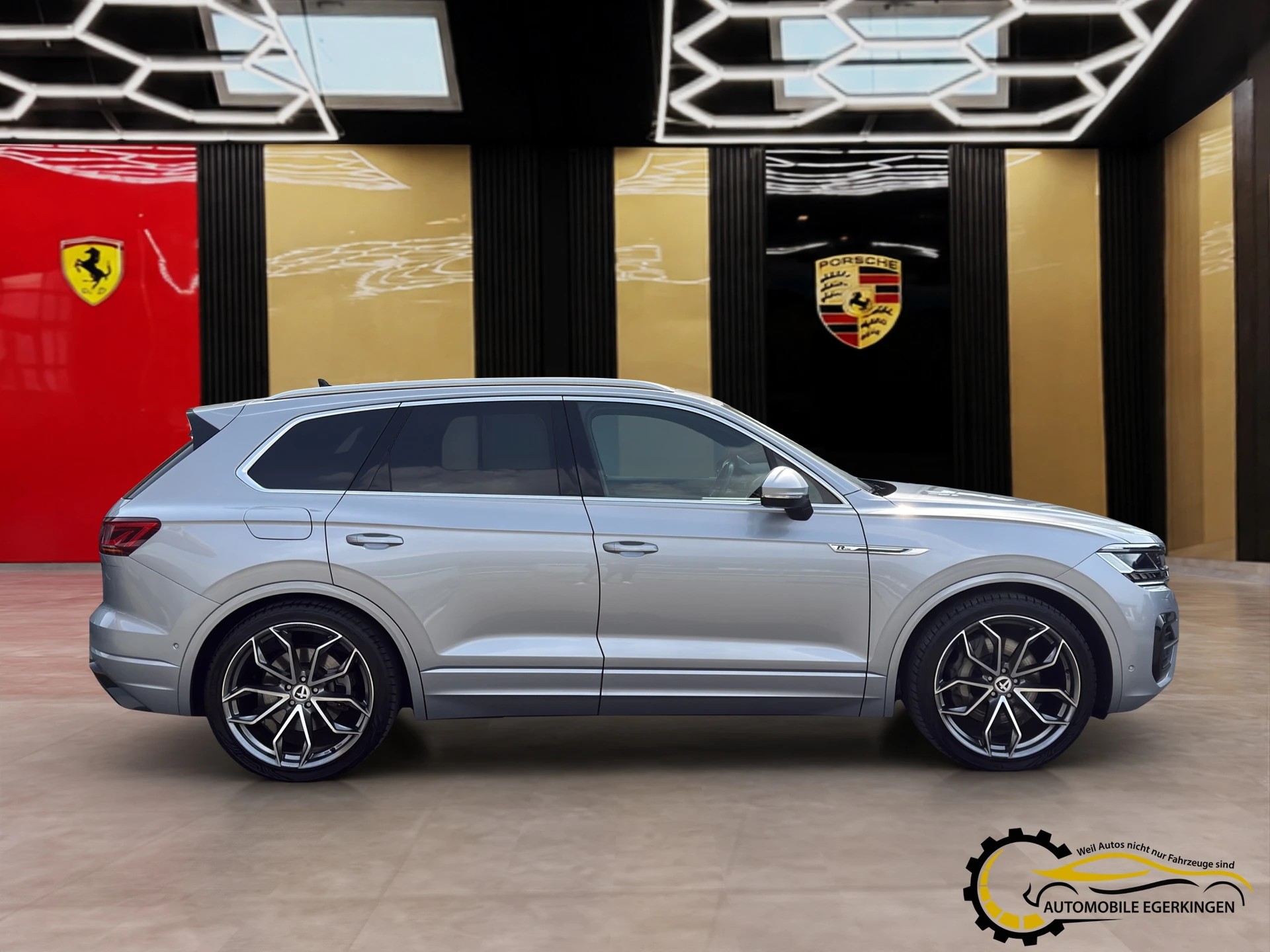 VW Touareg 3.0 V6 TSI R-Line-showroom-element-3