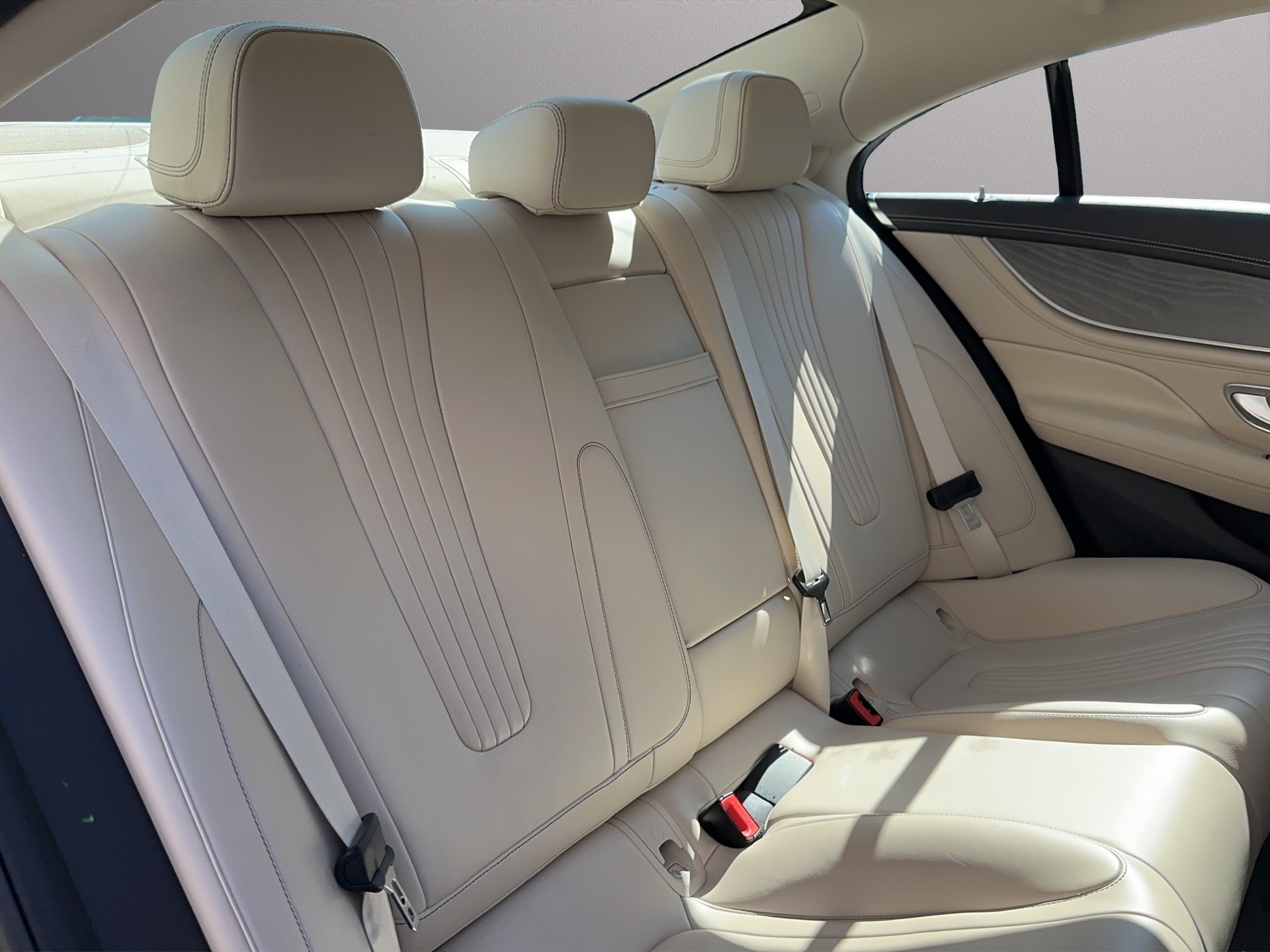 MERCEDES-BENZ CLS 450 4Matic AMG Line 9G-Tronic-image-14
