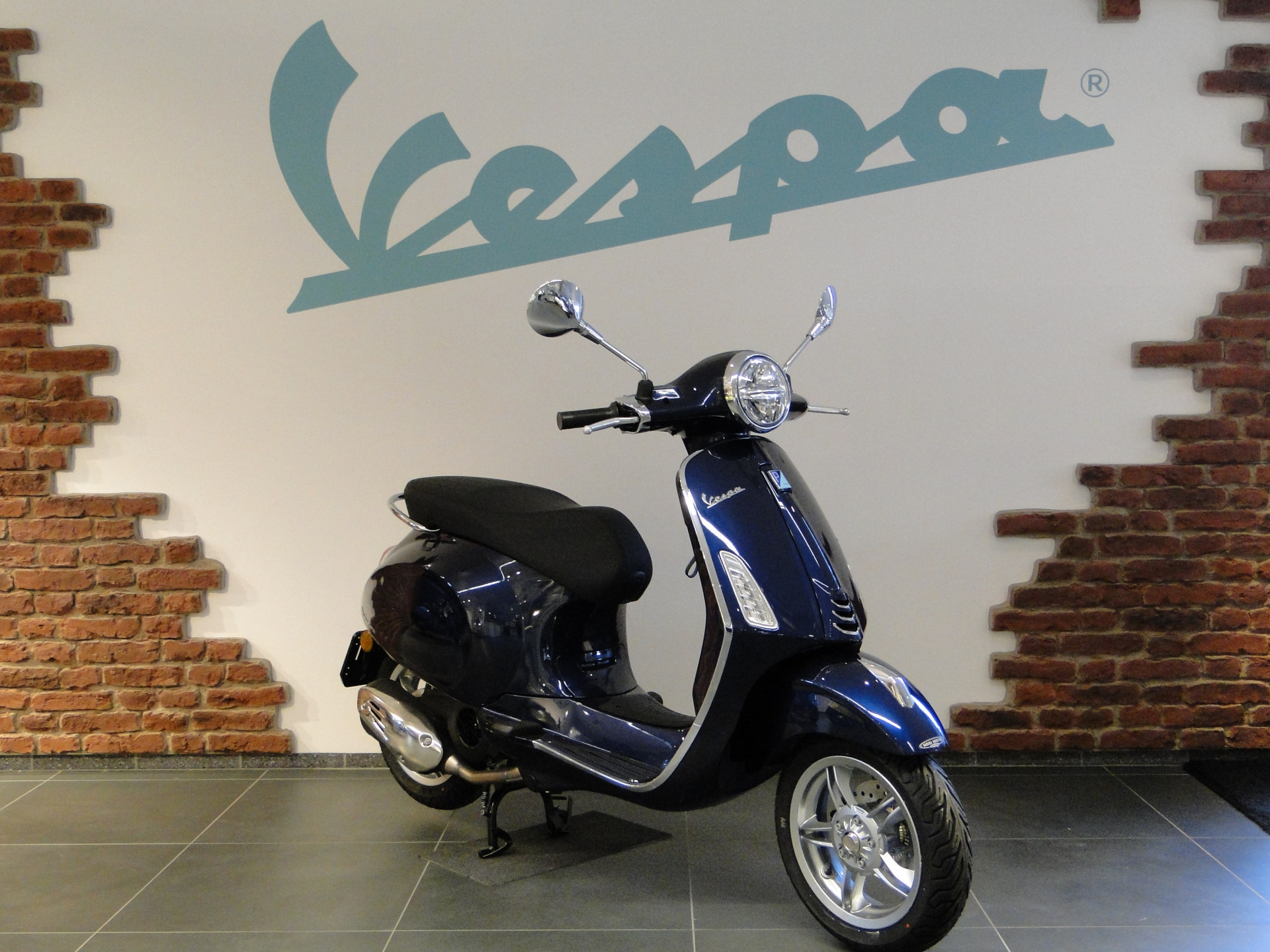 PIAGGIO Vespa Primavera 125-image-2