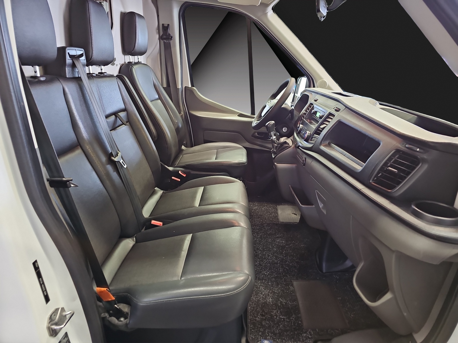 FORD Transit Van 290 L2 Ambiente 2.0 TDCi 105 FWD-image-15