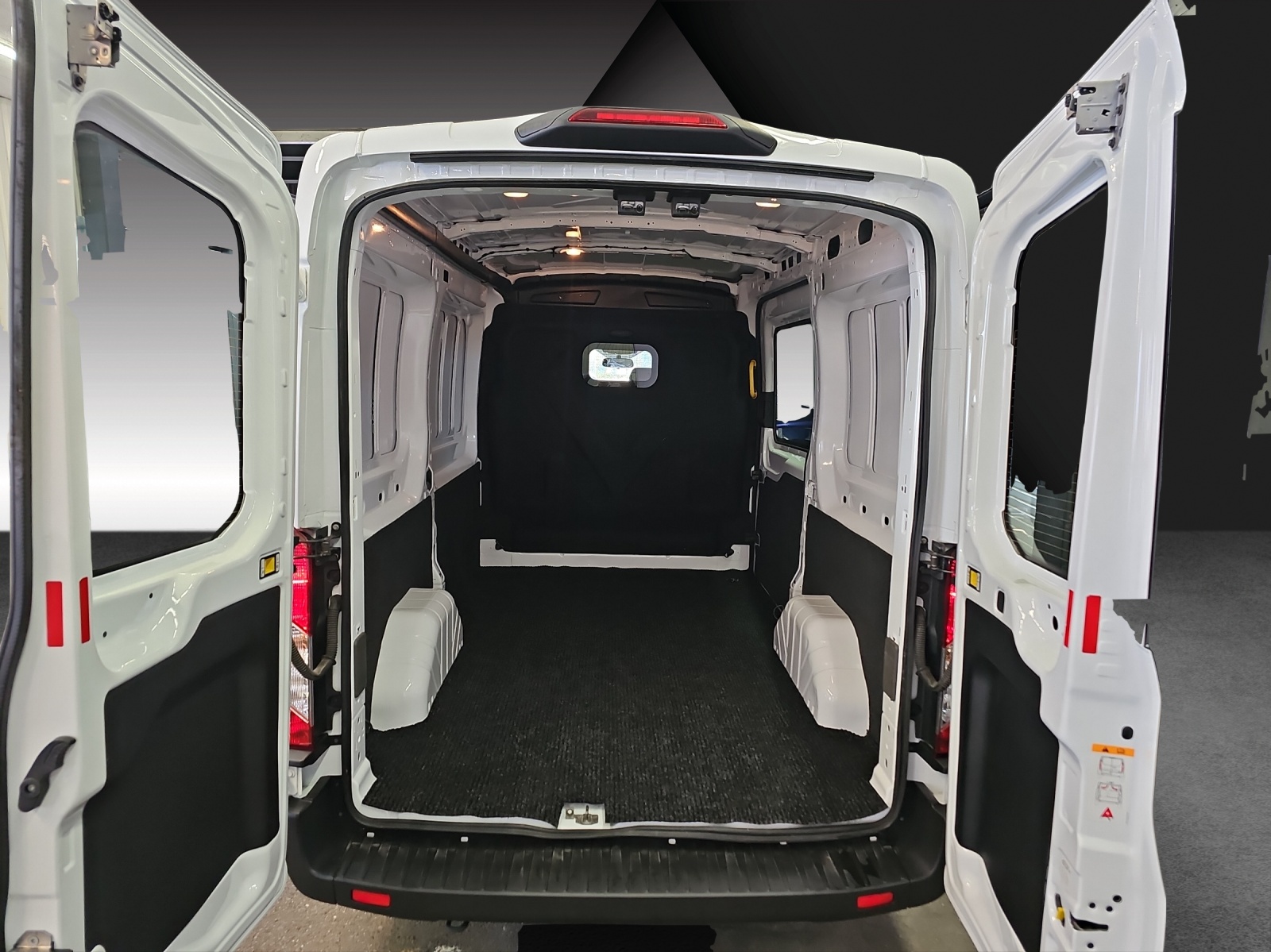 FORD Transit Van 290 L2 Ambiente 2.0 TDCi 105 FWD-image-5