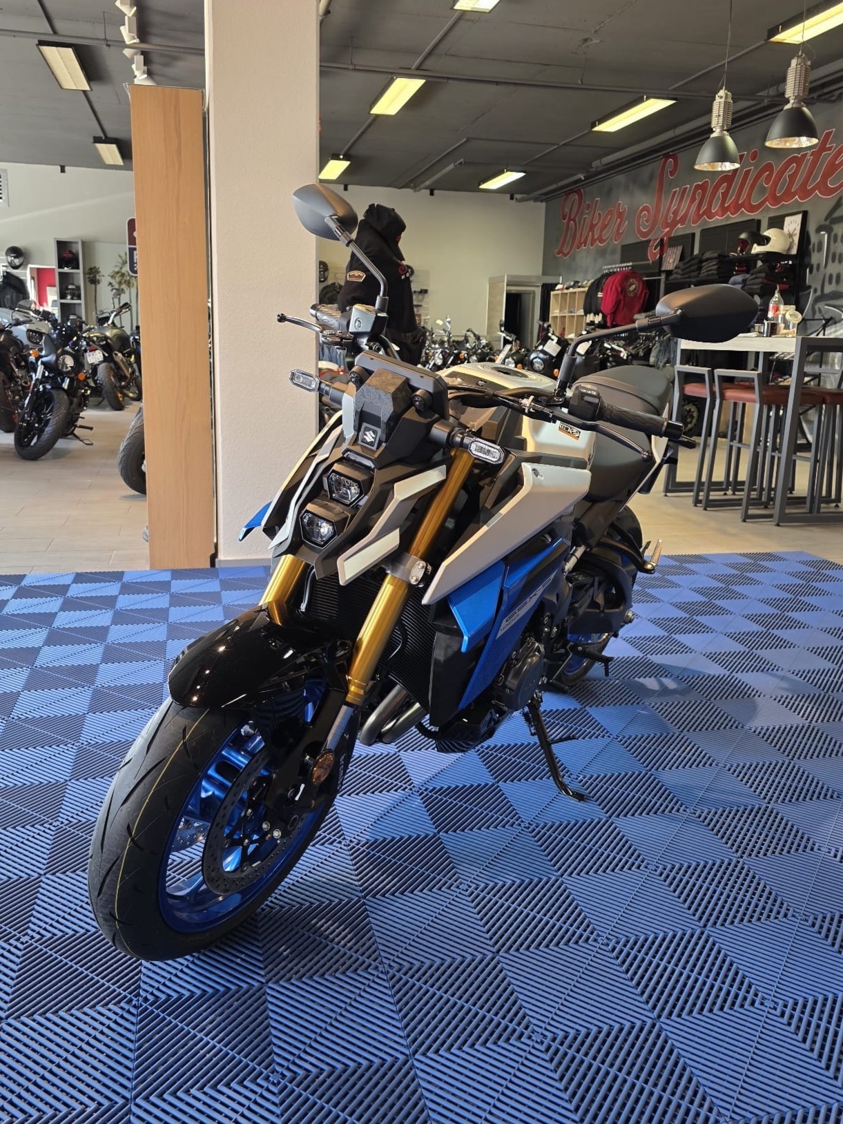 SUZUKI GSX-S 1000-image-2