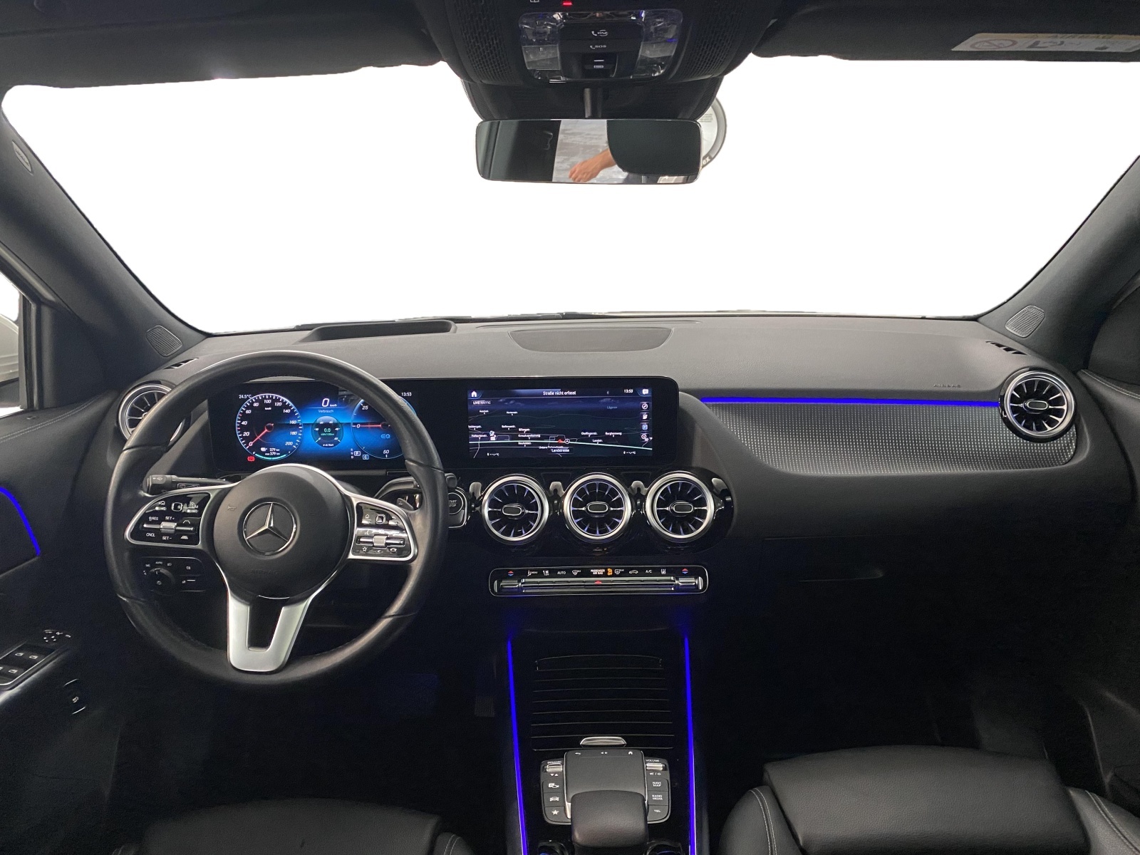 MERCEDES-BENZ EQA 350 4Matic-image-6