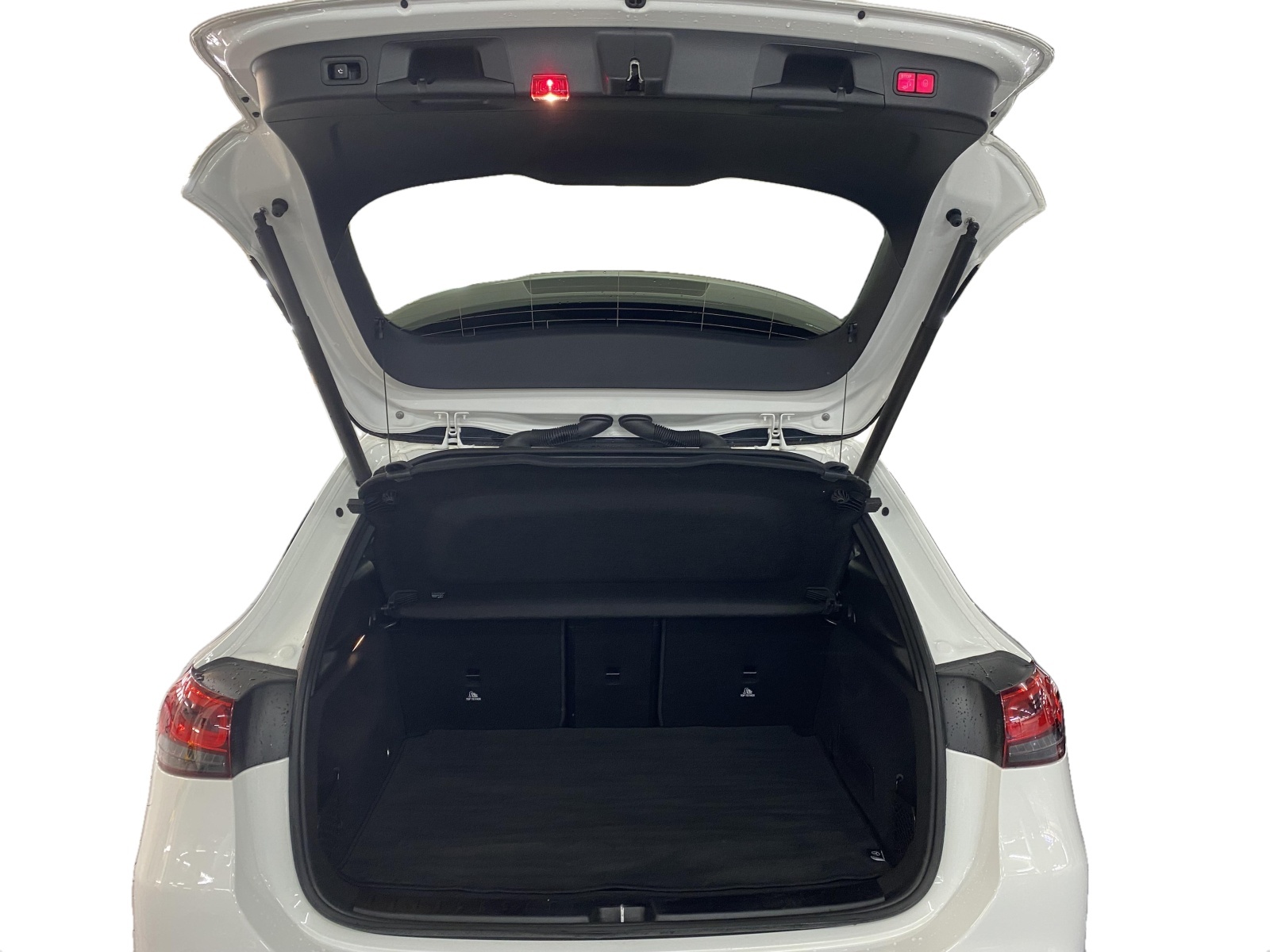 MERCEDES-BENZ EQA 350 4Matic-image-4