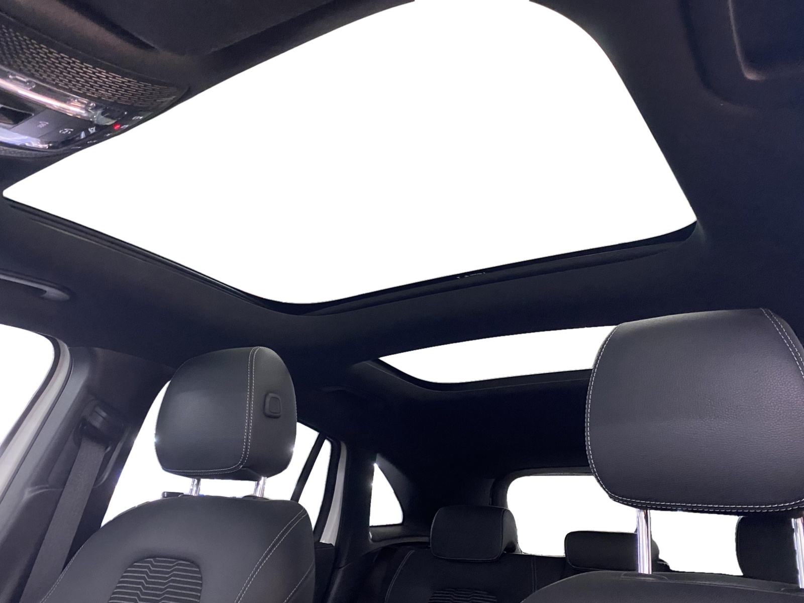MERCEDES-BENZ EQA 350 4Matic-image-9