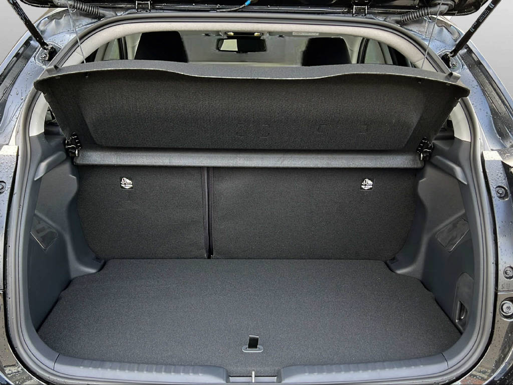 TOYOTA Yaris 1.5 VVT Hybrid Team Deutschland-image-9