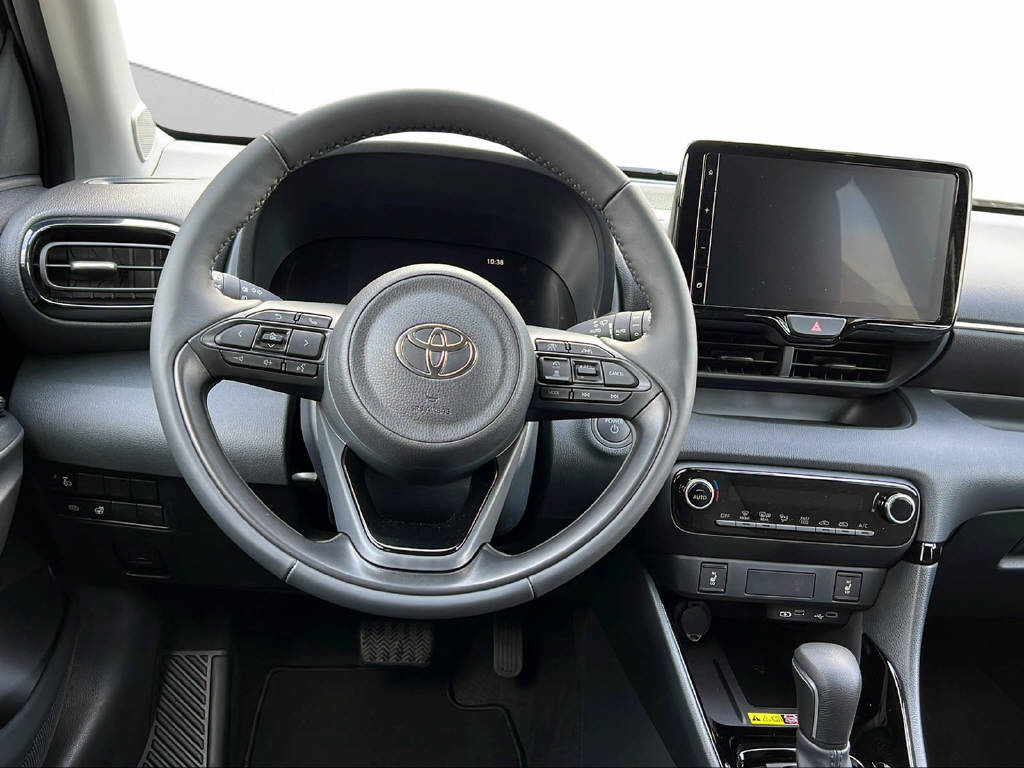 TOYOTA Yaris 1.5 VVT Hybrid Team Deutschland-image-6