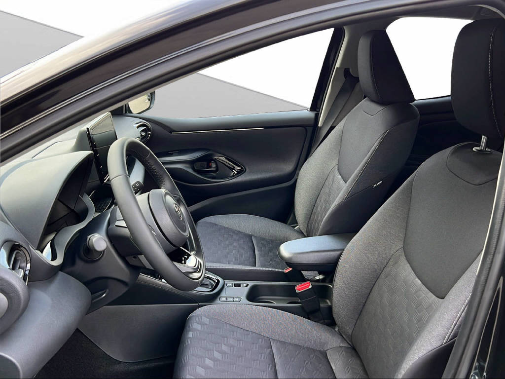 TOYOTA Yaris 1.5 VVT Hybrid Team Deutschland-image-7