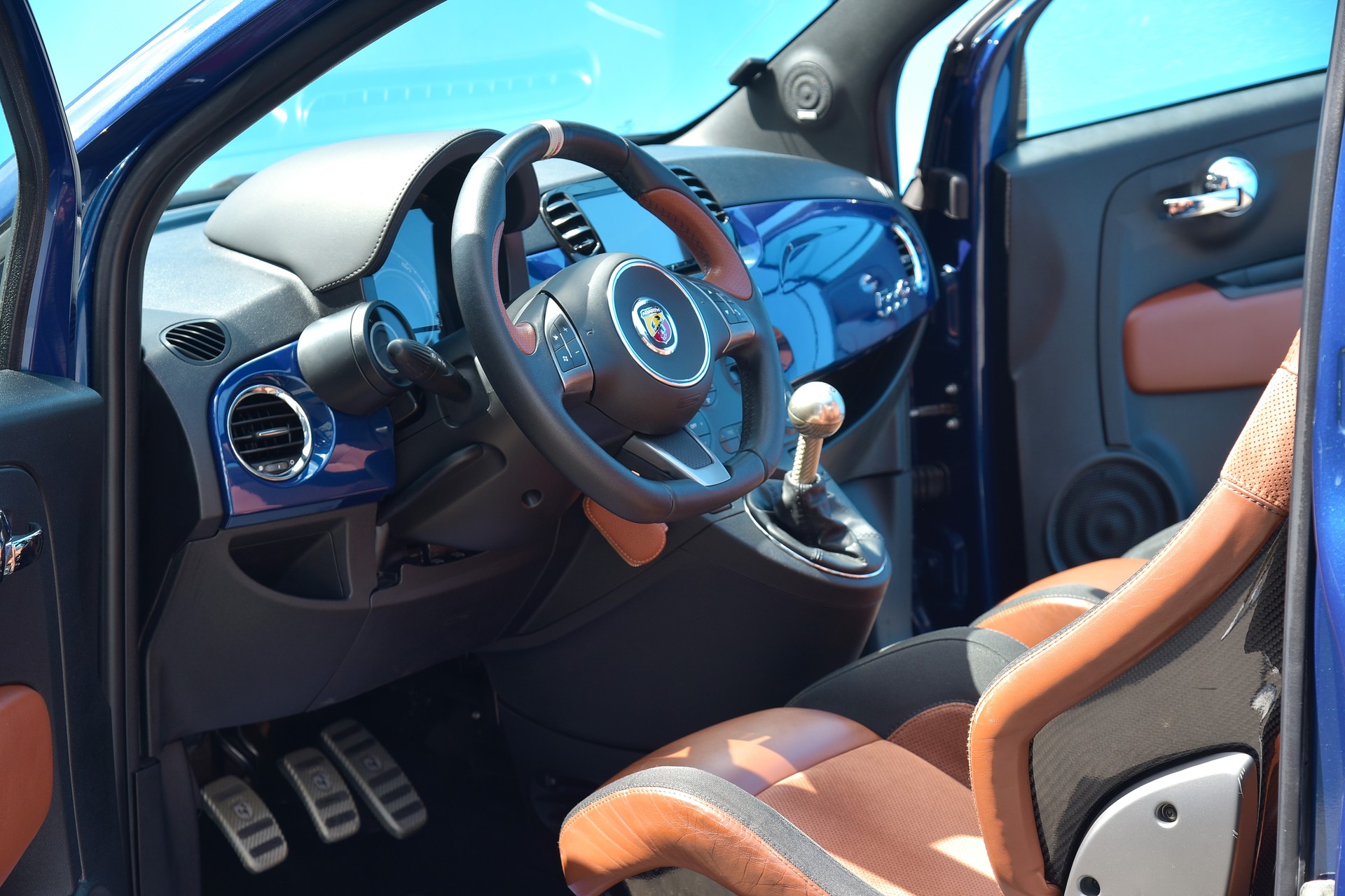 FIAT 695C 1.4 16V Turbo Cabrio Italia 1 of 150-image-9