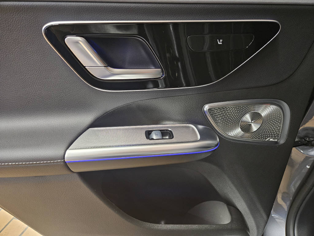 MERCEDES-BENZ EQE 500 4Matic AMG Line Excellence Edition-image-11