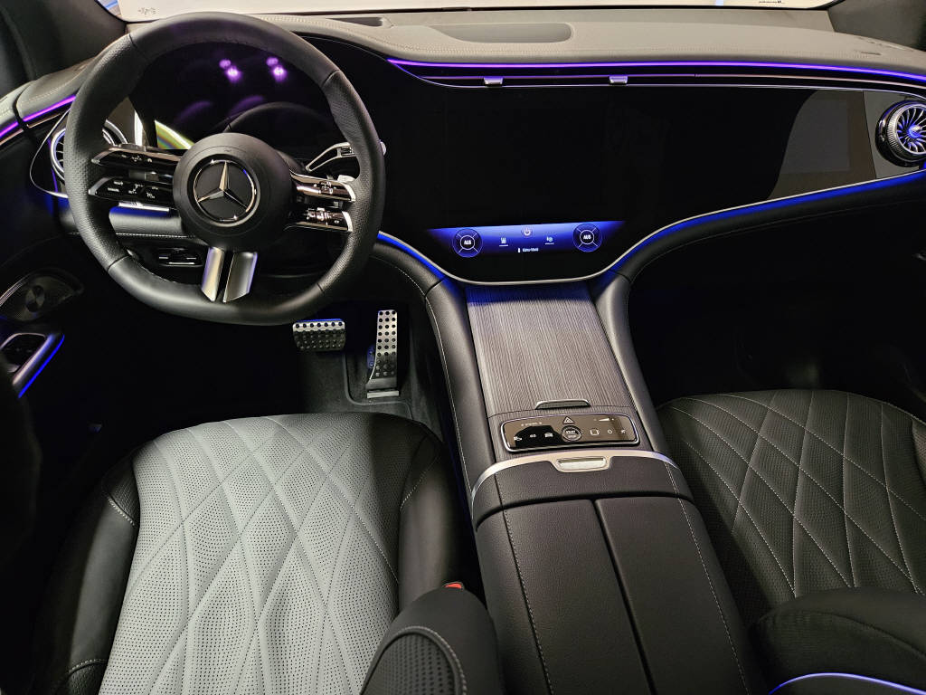 MERCEDES-BENZ EQE 500 4Matic AMG Line Excellence Edition-image-6