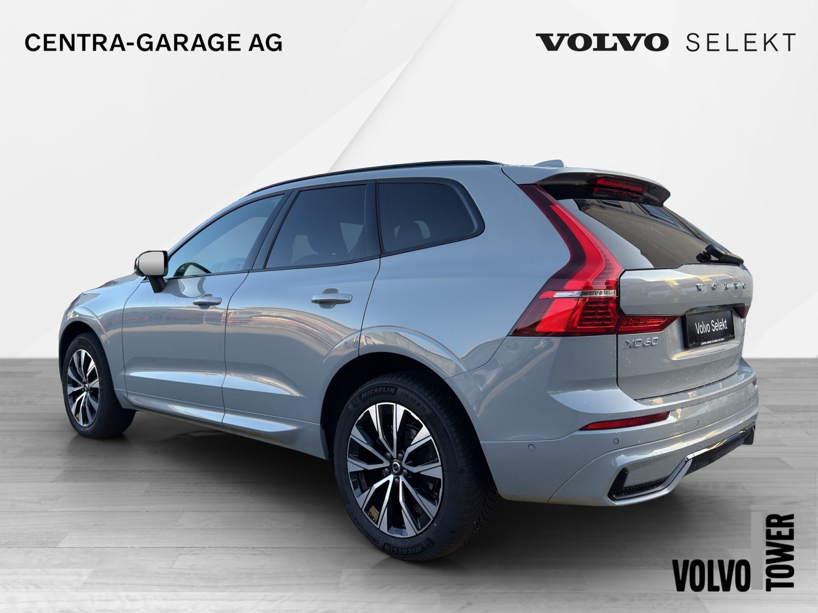VOLVO XC60 B5 Benzin Mild Hybrid AWD Plus Dark Geartronic-image-5