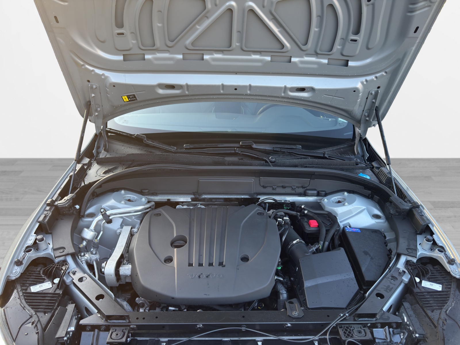 VOLVO XC60 B5 Benzin Mild Hybrid AWD Plus Dark Geartronic-image-15