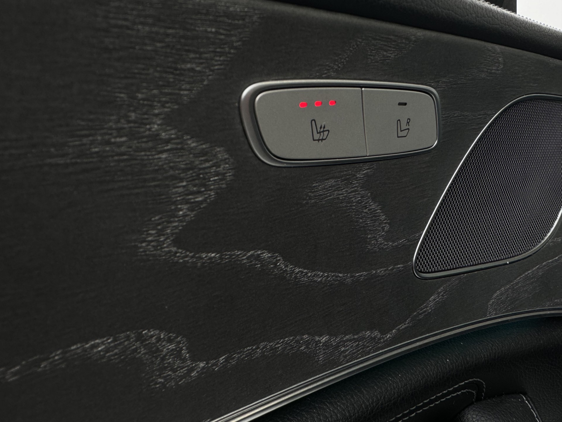 MERCEDES-BENZ CLS 450 4Matic AMG Line 9G-Tronic-image-12