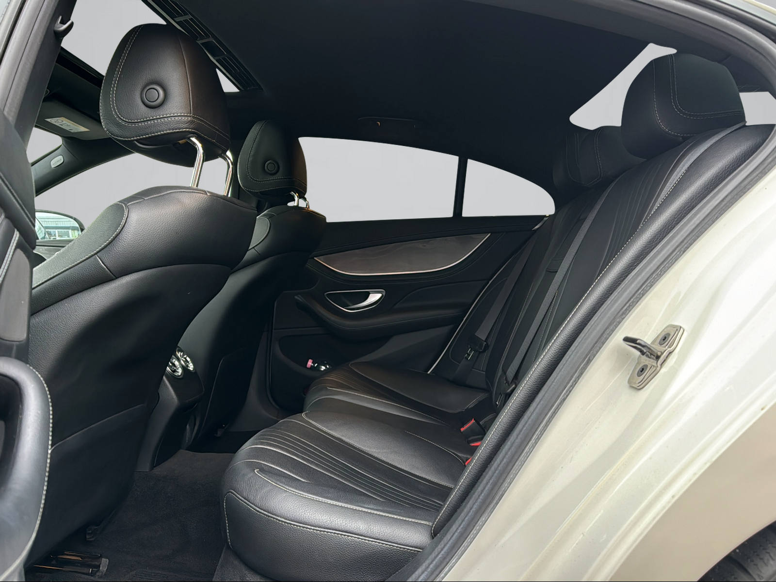 MERCEDES-BENZ CLS 450 4Matic AMG Line 9G-Tronic-image-10