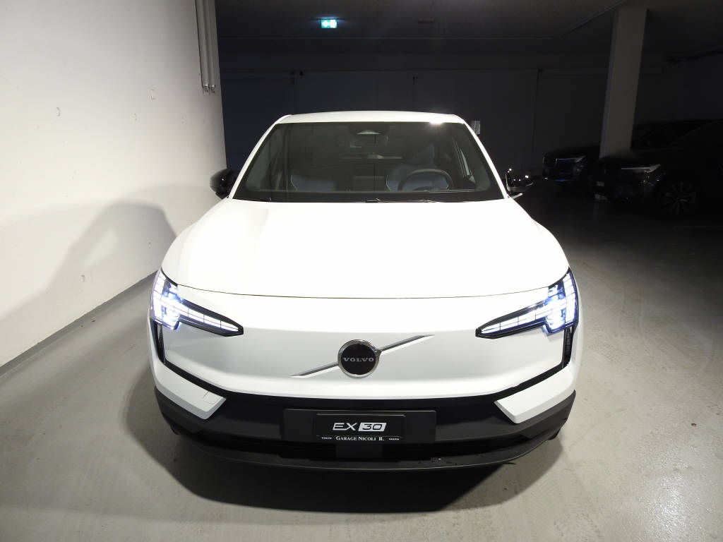 VOLVO EX 30 E60 Core-showroom-element-1