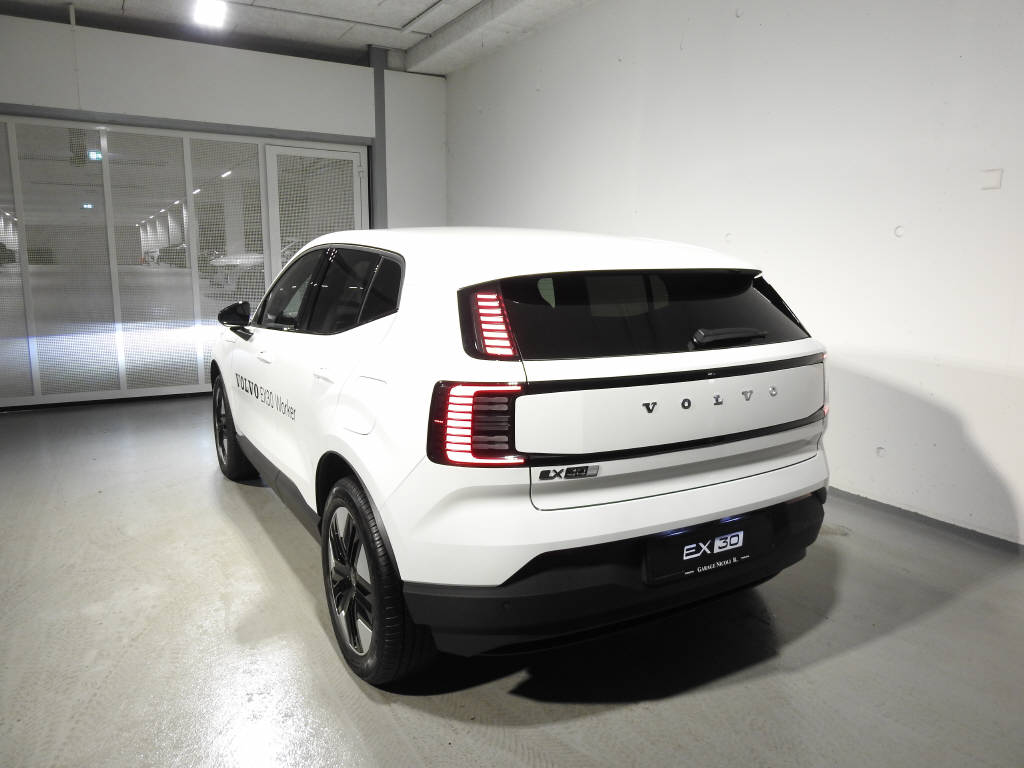 VOLVO EX 30 E60 Core-showroom-element-3