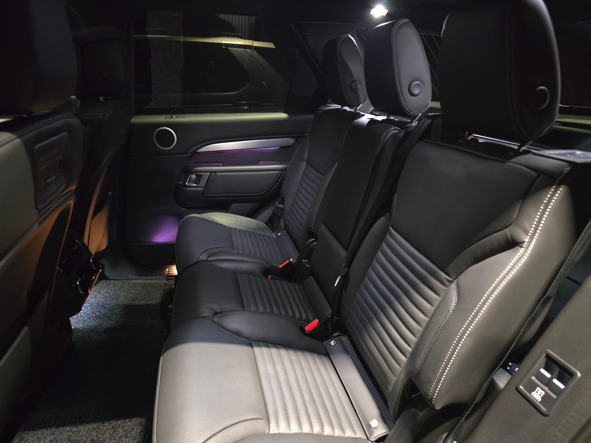 LAND ROVER Discovery 3.0 D I6 350 Tempest-image-5