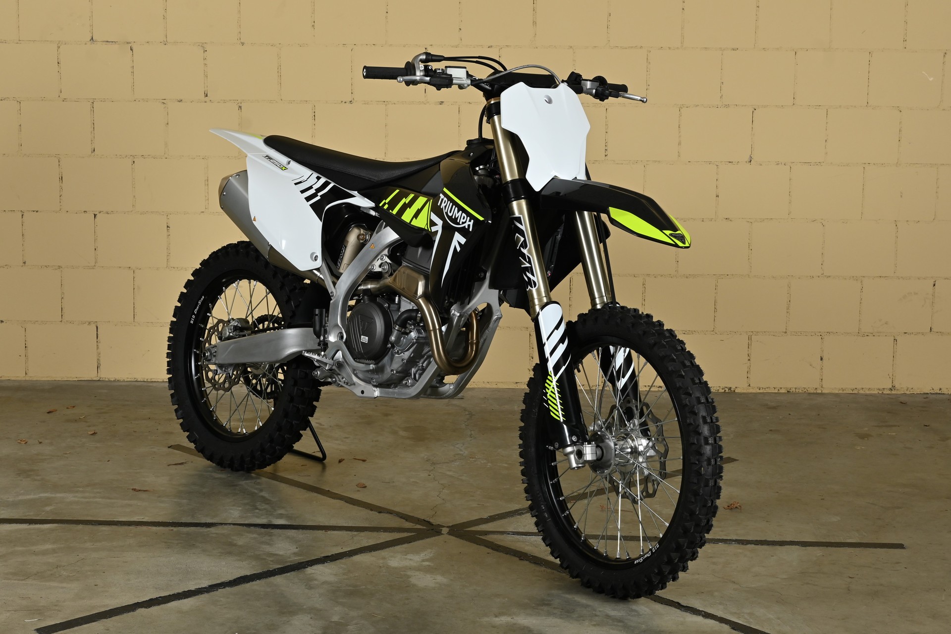 TRIUMPH TF 250 X-image-1