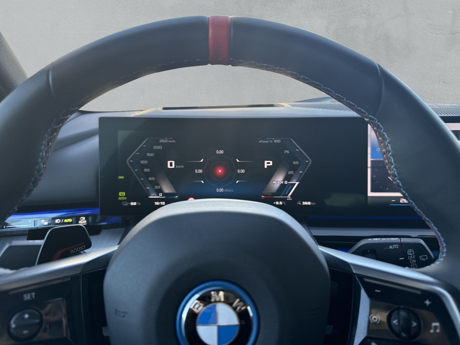 BMW i5 M60 Touring M Sport Pro-image-17
