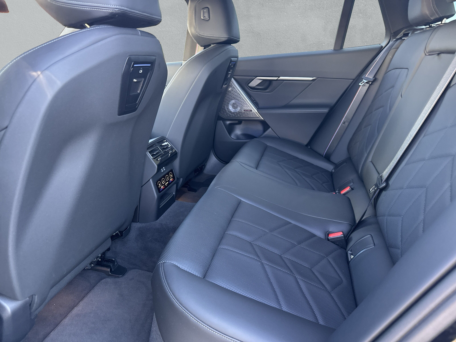 BMW i5 M60 Touring M Sport Pro-image-11