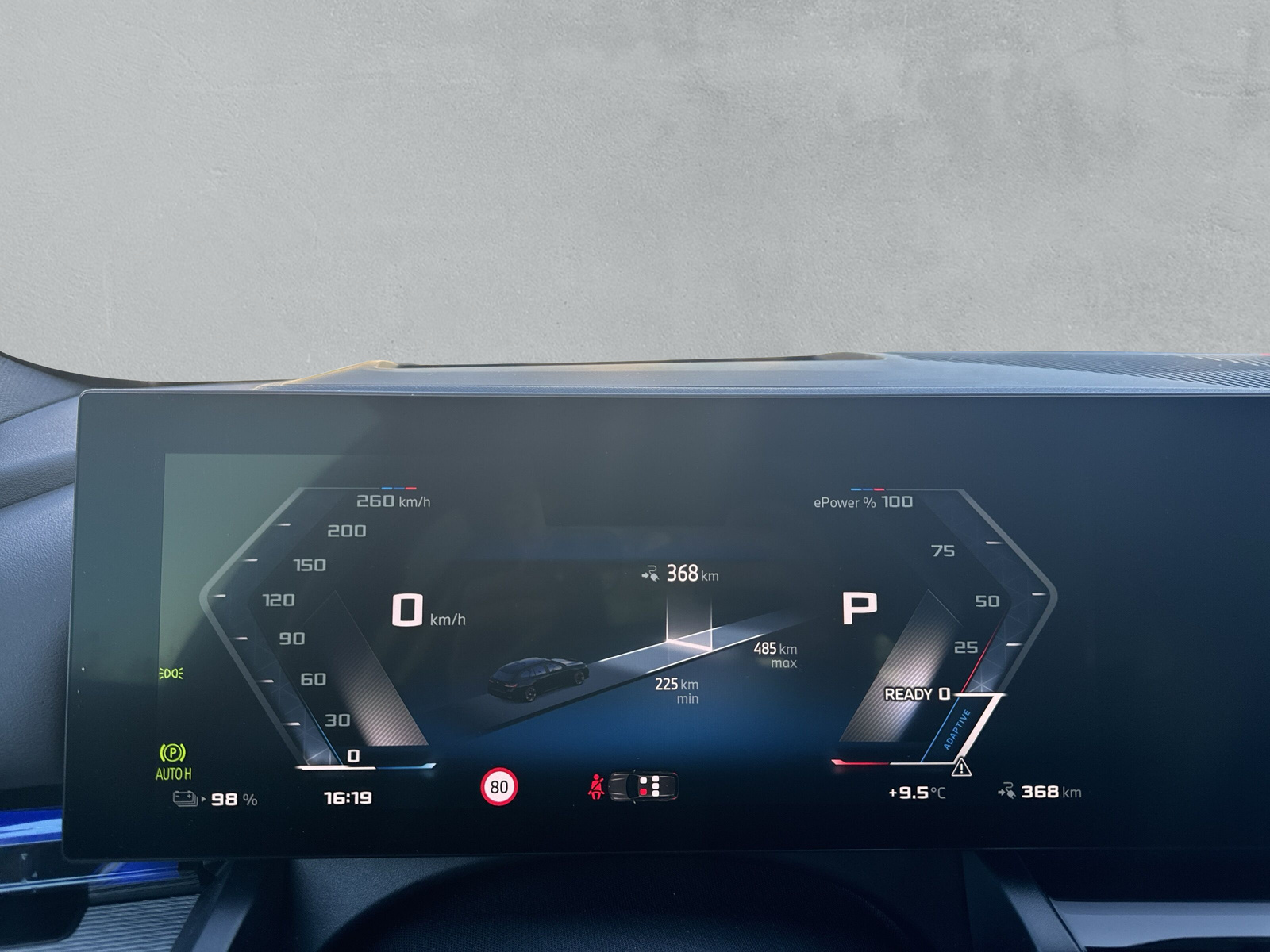 BMW i5 M60 Touring M Sport Pro-image-18