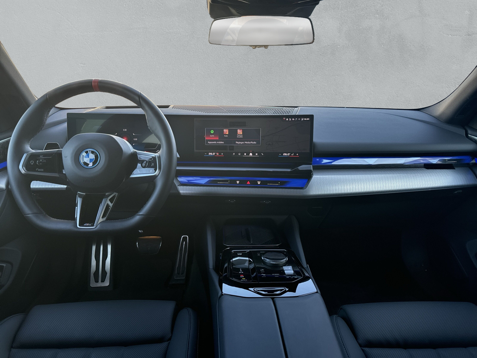 BMW i5 M60 Touring M Sport Pro-image-12