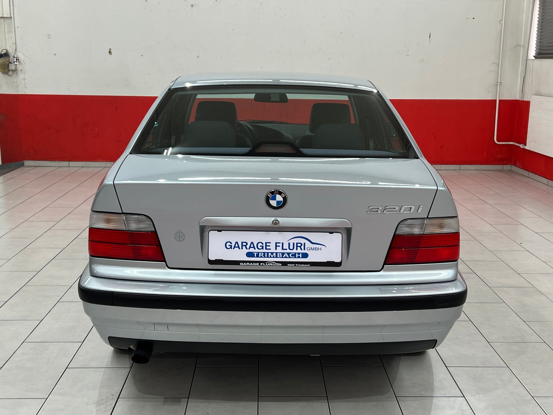 BMW 320i A Exclusiv Edition-image-6