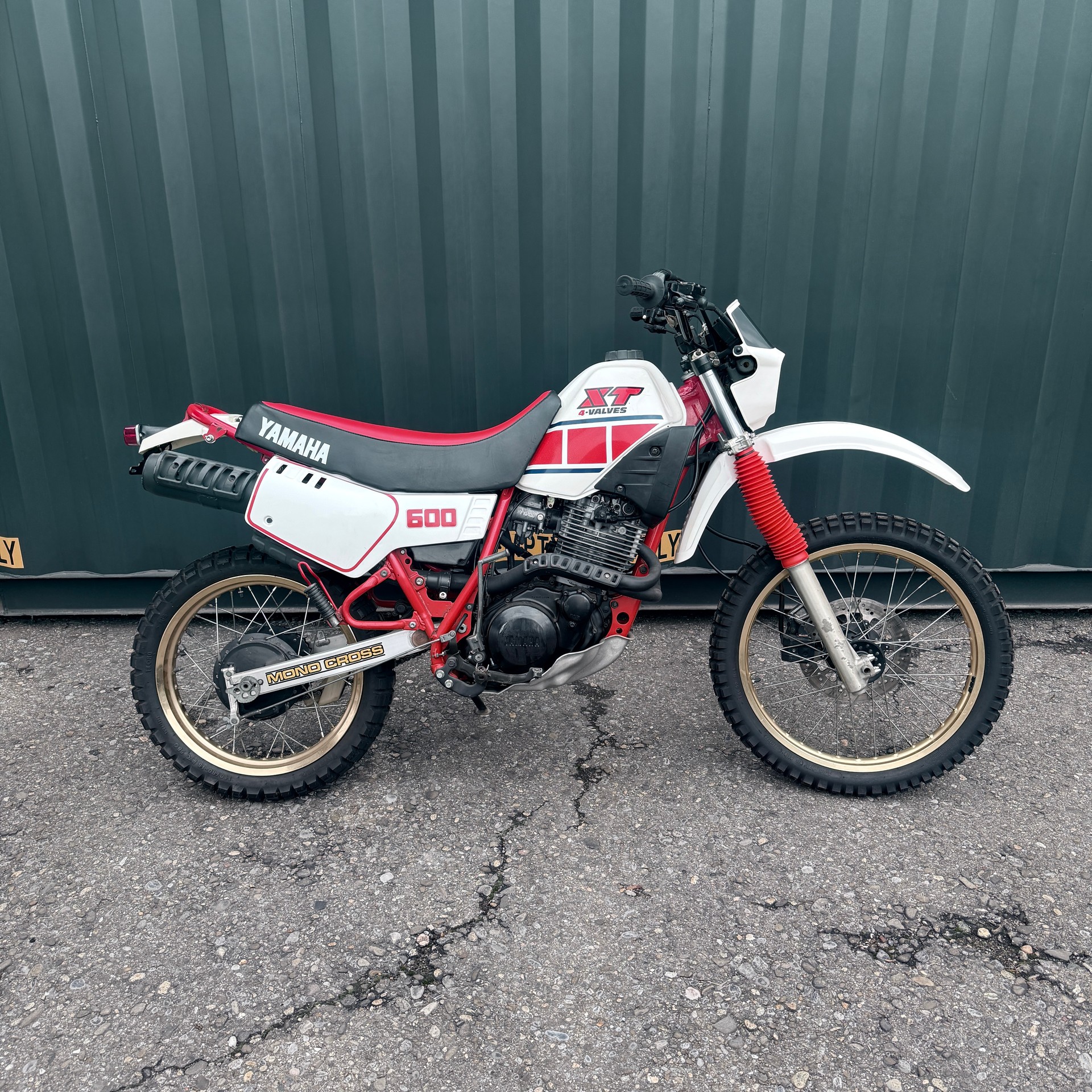 YAMAHA XT 600-image-0