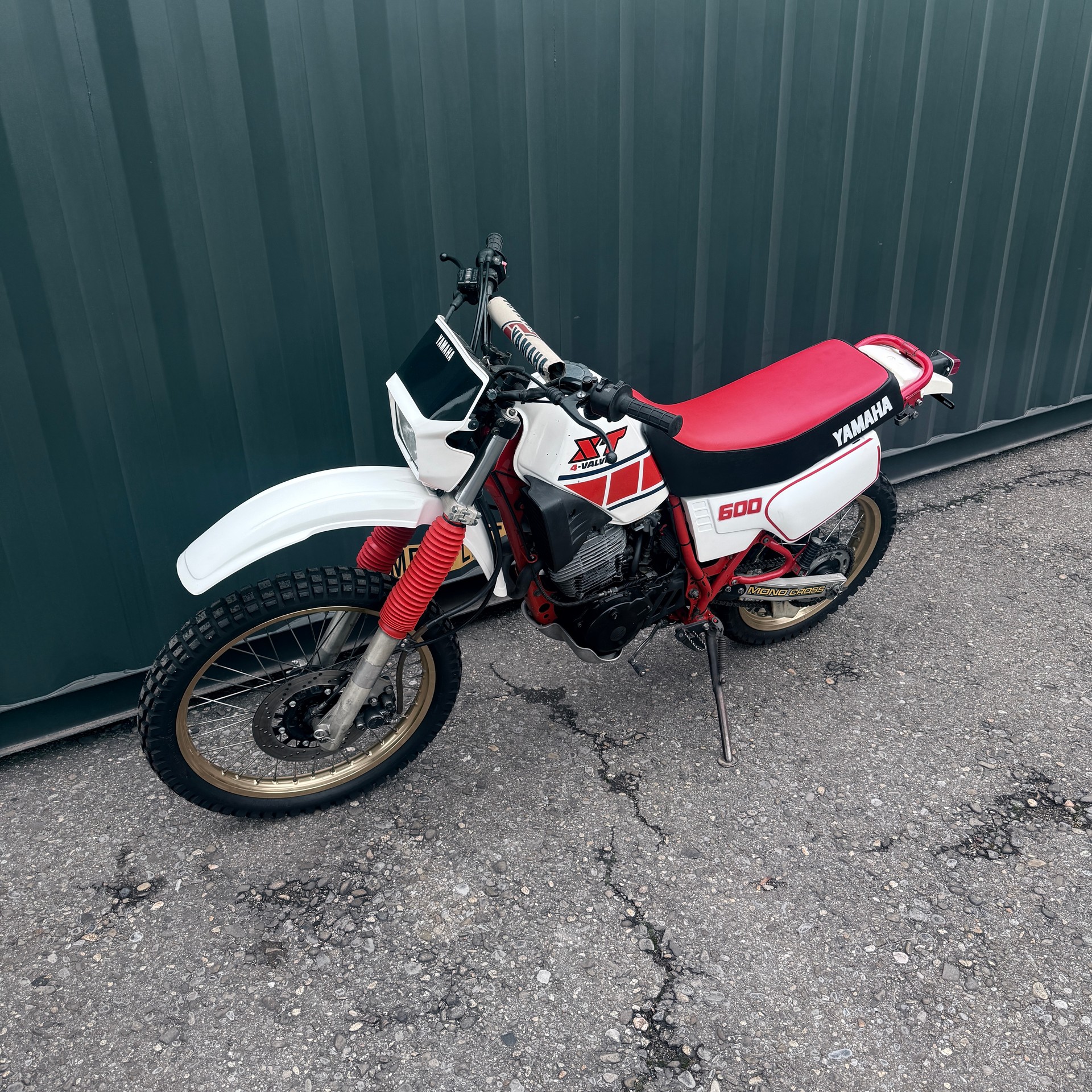 YAMAHA XT 600-image-14