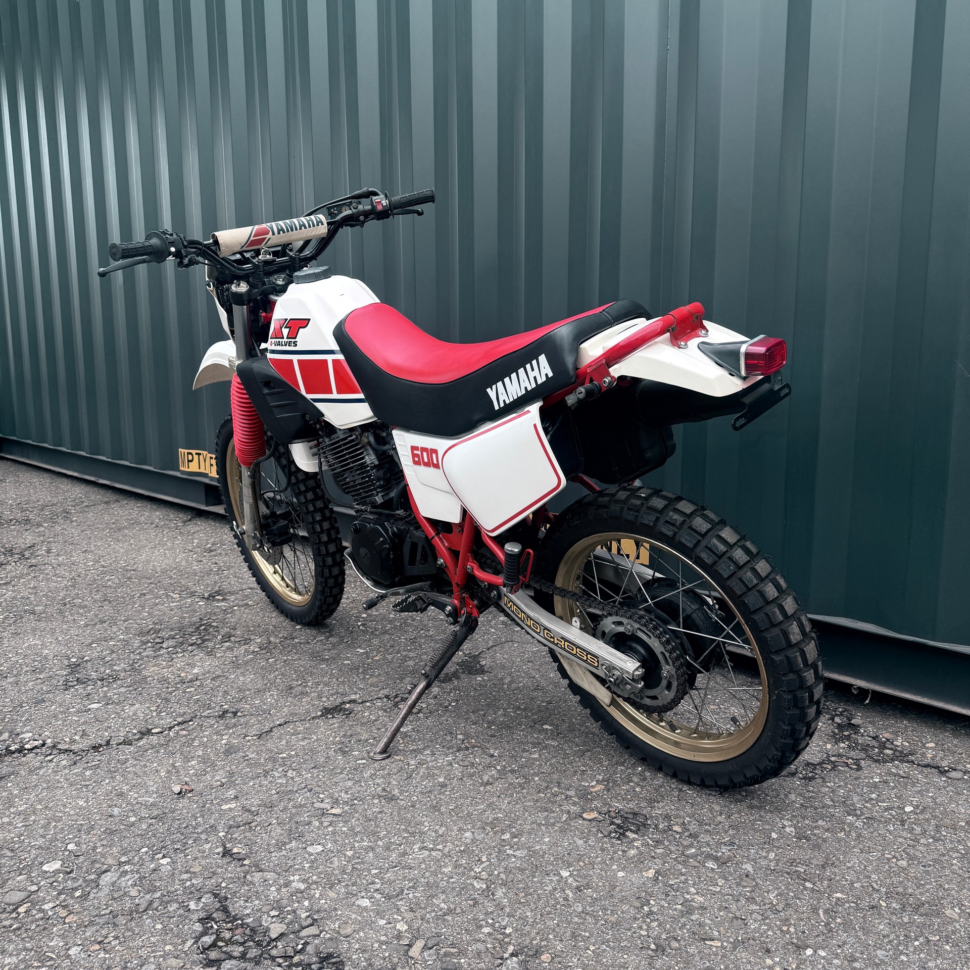 YAMAHA XT 600-image-8