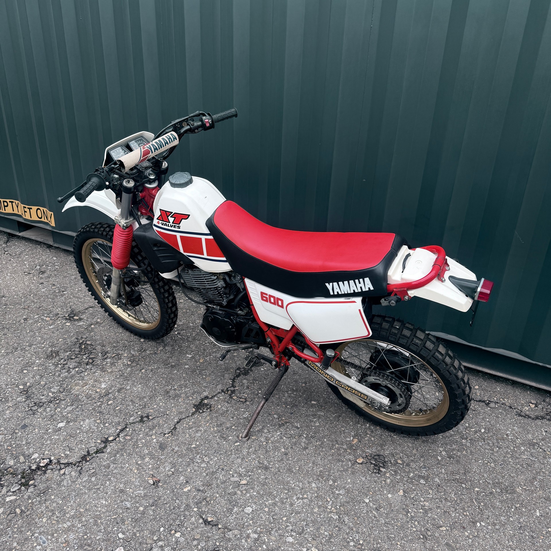 YAMAHA XT 600-image-12