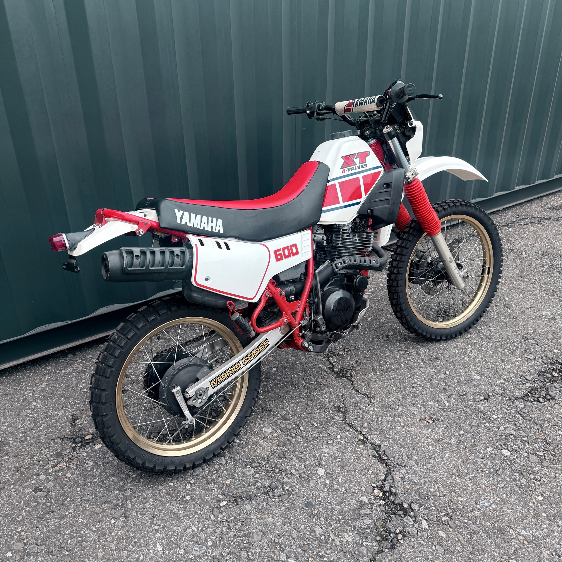 YAMAHA XT 600-image-2