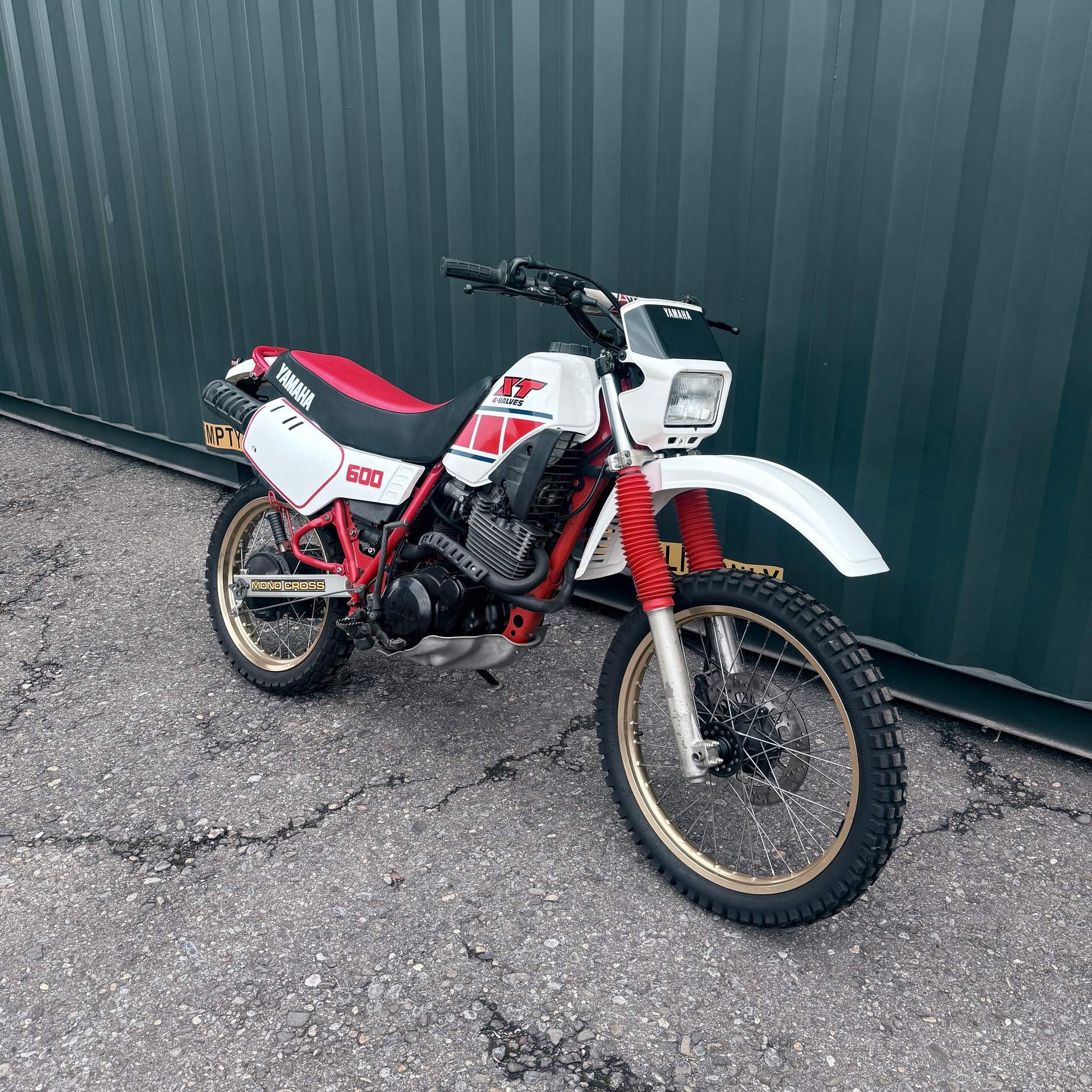 YAMAHA XT 600-image-9