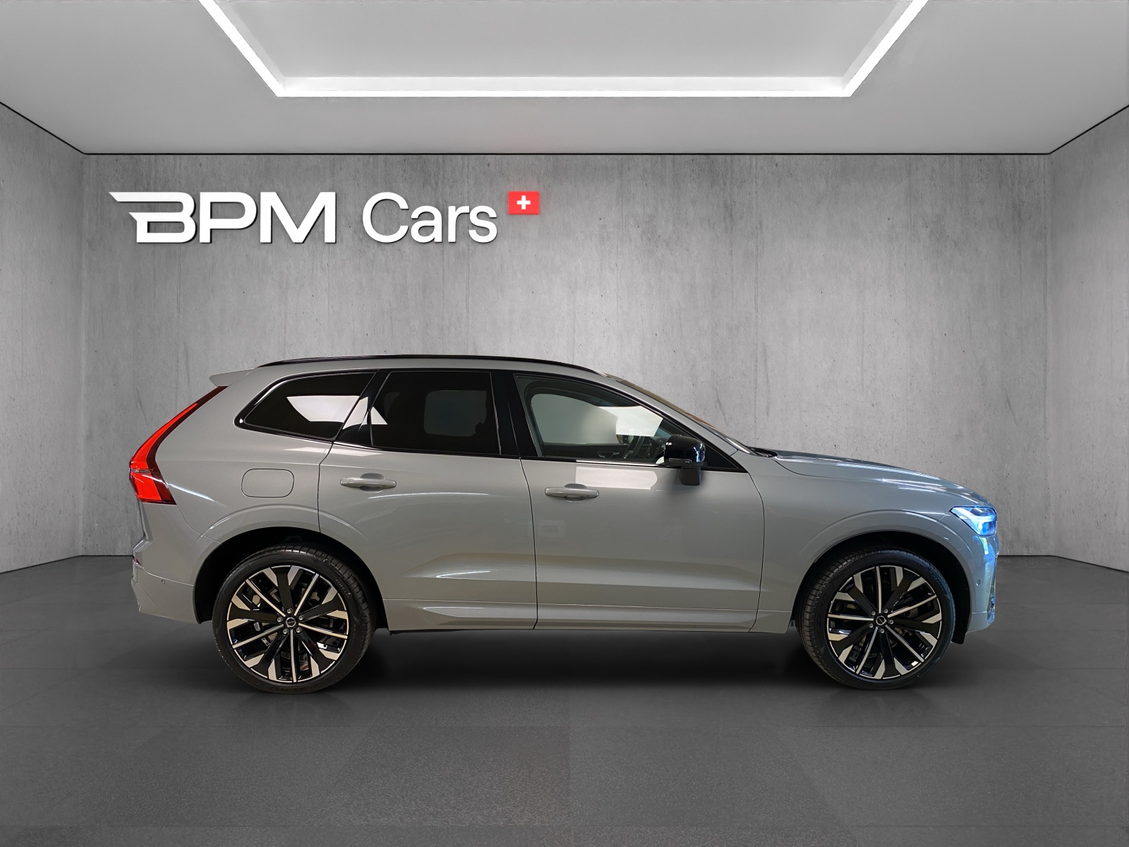 VOLVO XC60 T6 eAWD PluginHybrid Plus Dark Geartronic-image-17