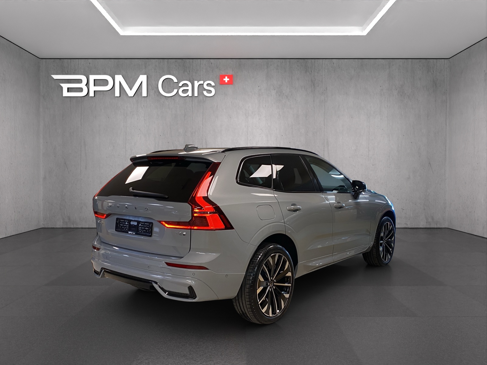VOLVO XC60 T6 eAWD PluginHybrid Plus Dark Geartronic-showroom-element-1