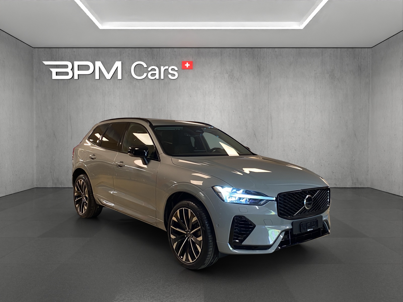 VOLVO XC60 T6 eAWD PluginHybrid Plus Dark Geartronic-image-4