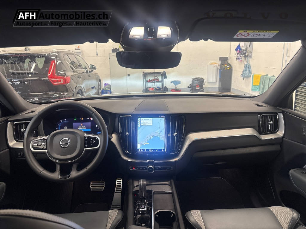VOLVO XC60 T8 eAWD R-Design-image-9