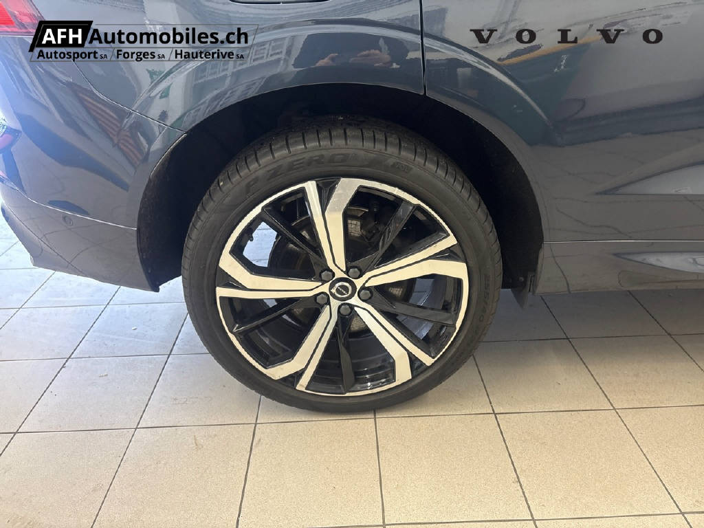 VOLVO XC60 T8 eAWD R-Design-image-17