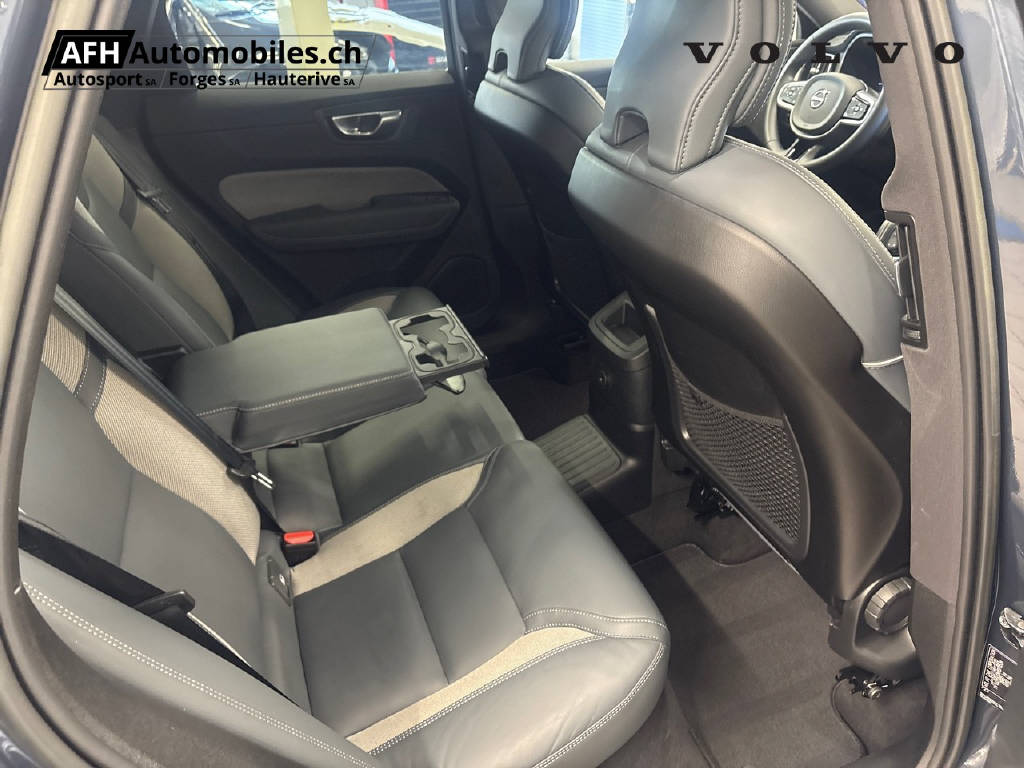 VOLVO XC60 T8 eAWD R-Design-image-12
