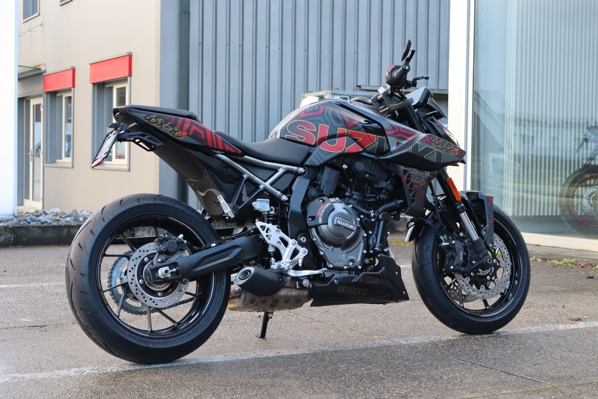 SUZUKI GSX 8 S BLACK EVO ABS / TCS-image-2