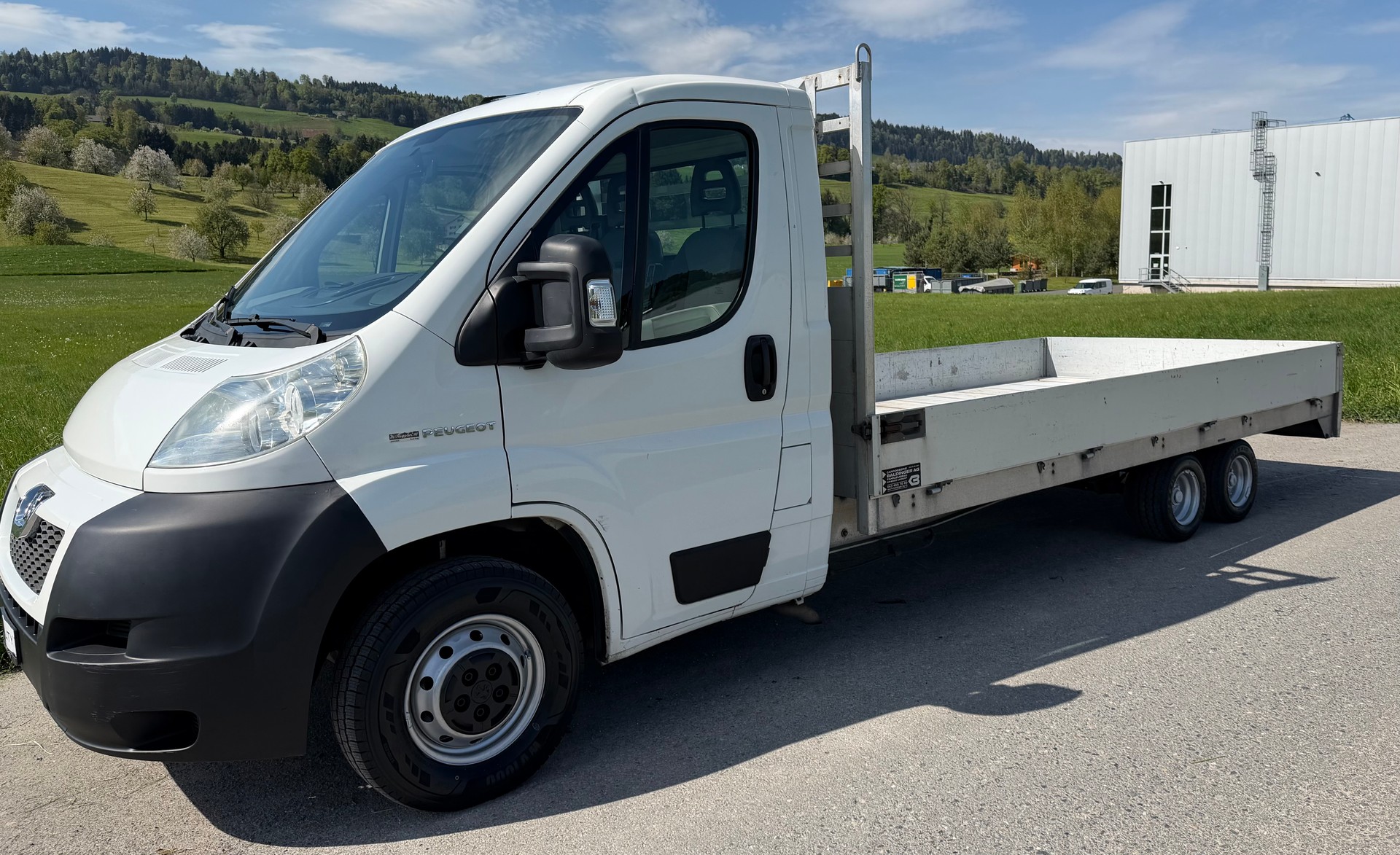 PEUGEOT Boxer 2.2 HDI 335 L4-image-1