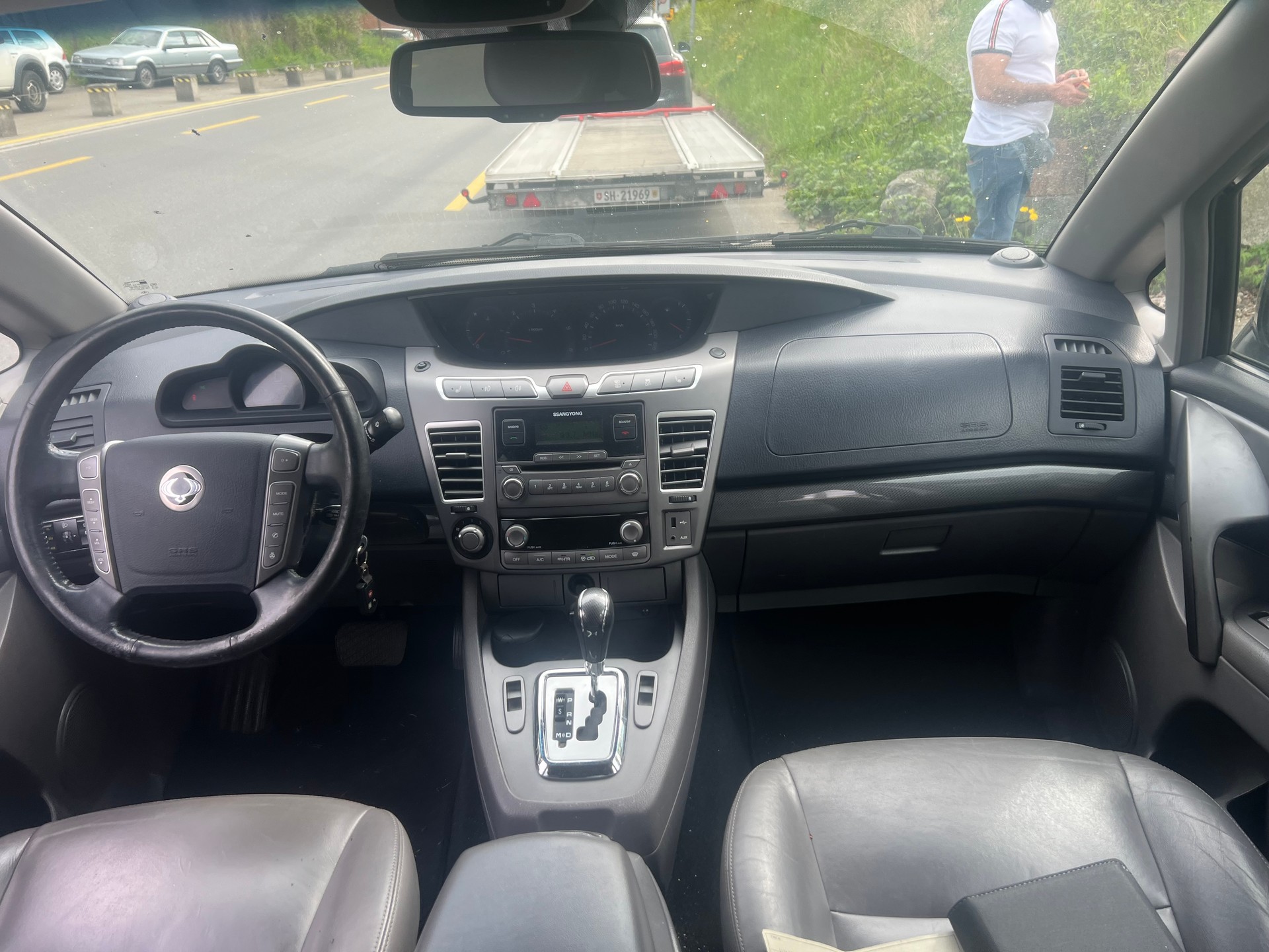 KGM-SsangYong Rodius SV200 e-XDi Sapphire 4WD E-Tronic-image-9