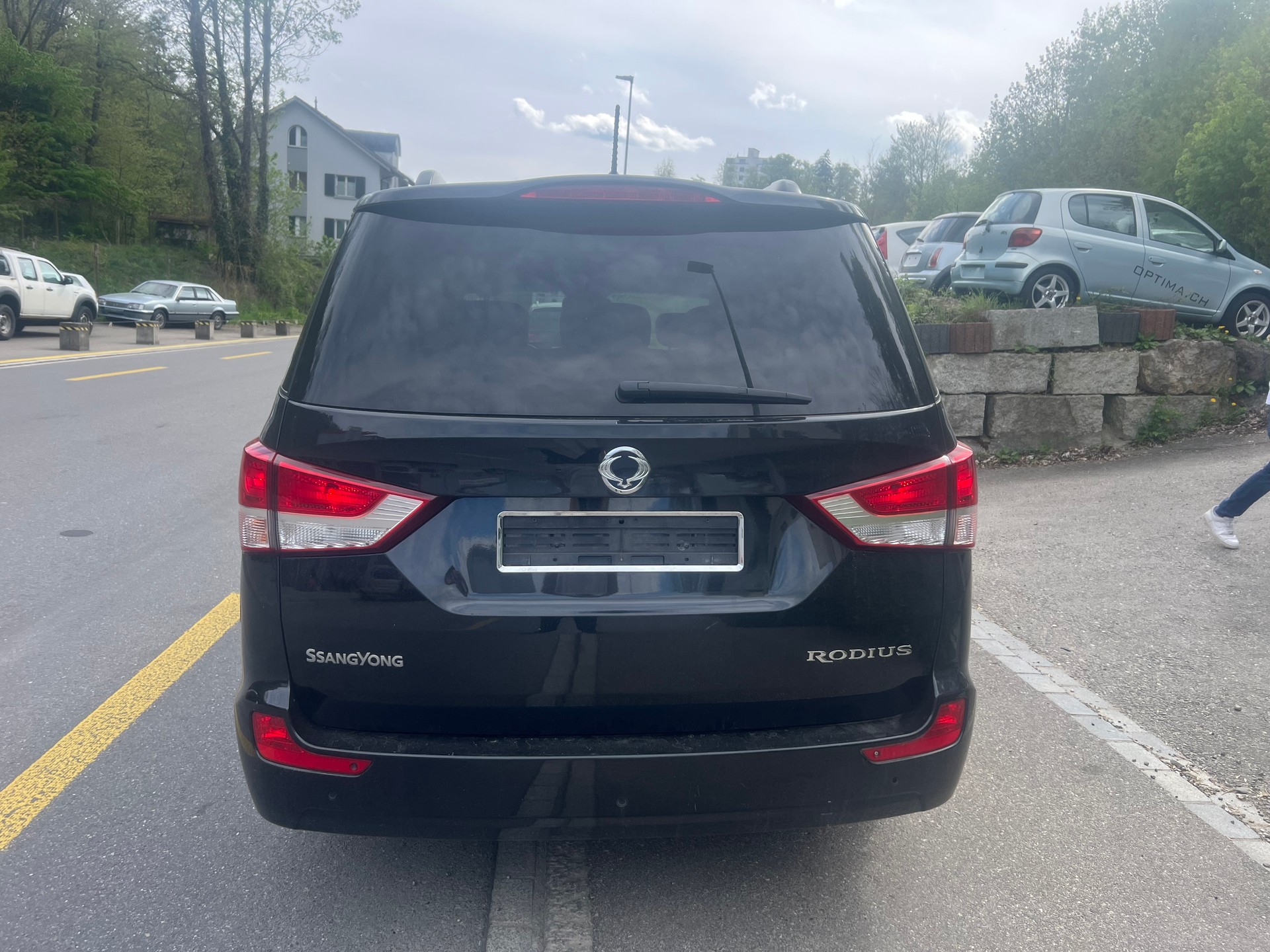 KGM-SsangYong Rodius SV200 e-XDi Sapphire 4WD E-Tronic-image-5