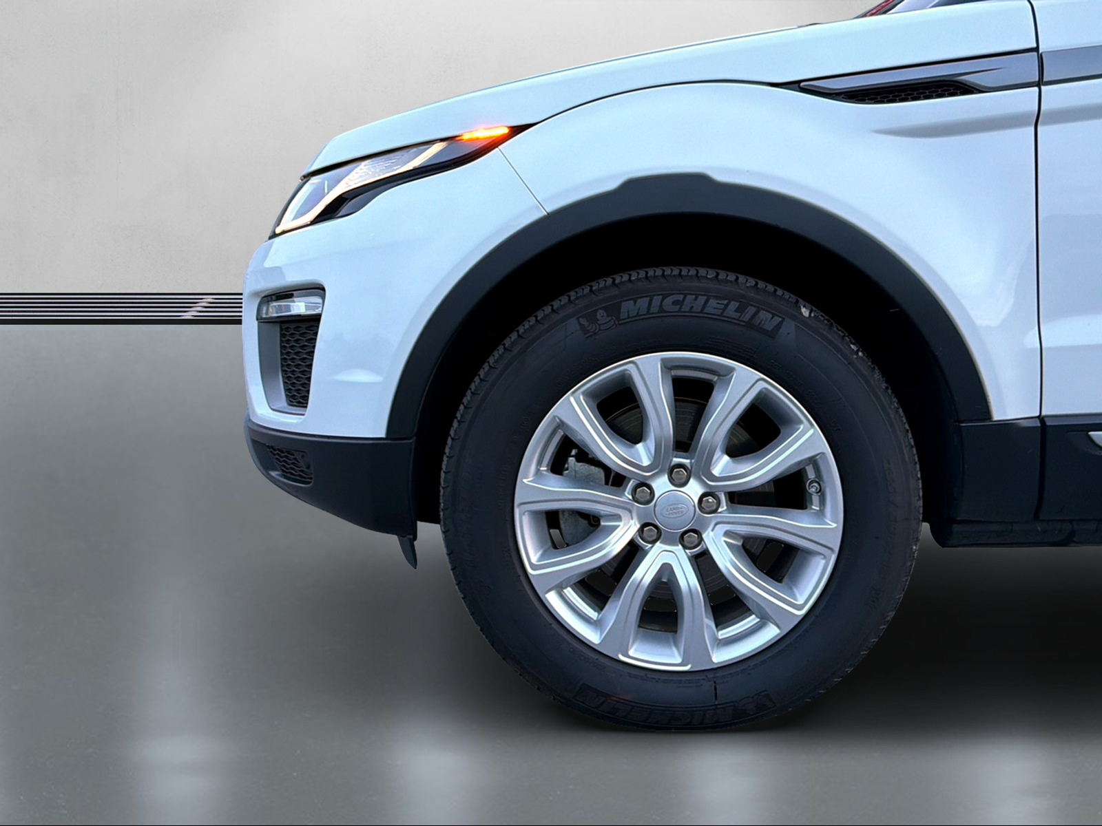 LAND ROVER Range Rover Evoque 2.0 Si4 SE AT9-showroom-element-2